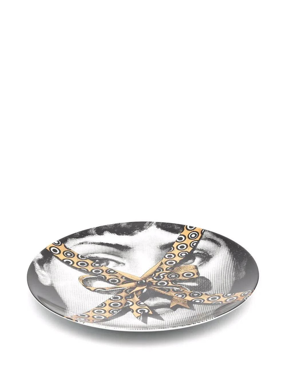 Fornasetti Assiette "Tema e Variazioni" n.79 en porcelaine blanche, noire et dorée - 42425_TU 